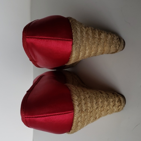 ❤💋Red Nine West💋❤ size 7 barely worn shoes - Picture 3 of 9